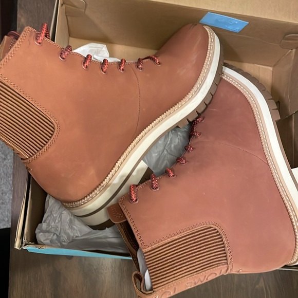 TOMS Lace-Up Boot - Picture 7 of 8